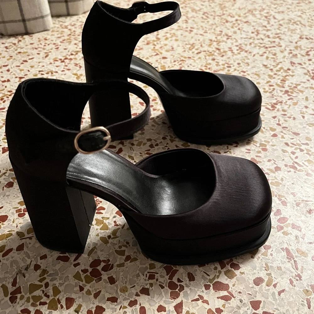 H&M Black Chunky Platform Heels - Picture 3 of 4